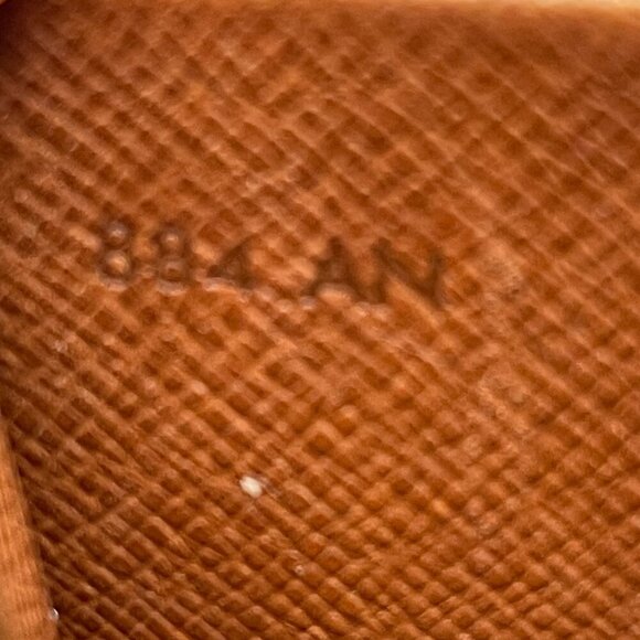 Louis Vuitton Vintage Monogram Elise Compact Wallet - Preowned - Picture 12 of 12